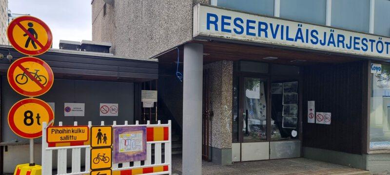 Piiritoimiston palveluajat kesällä
